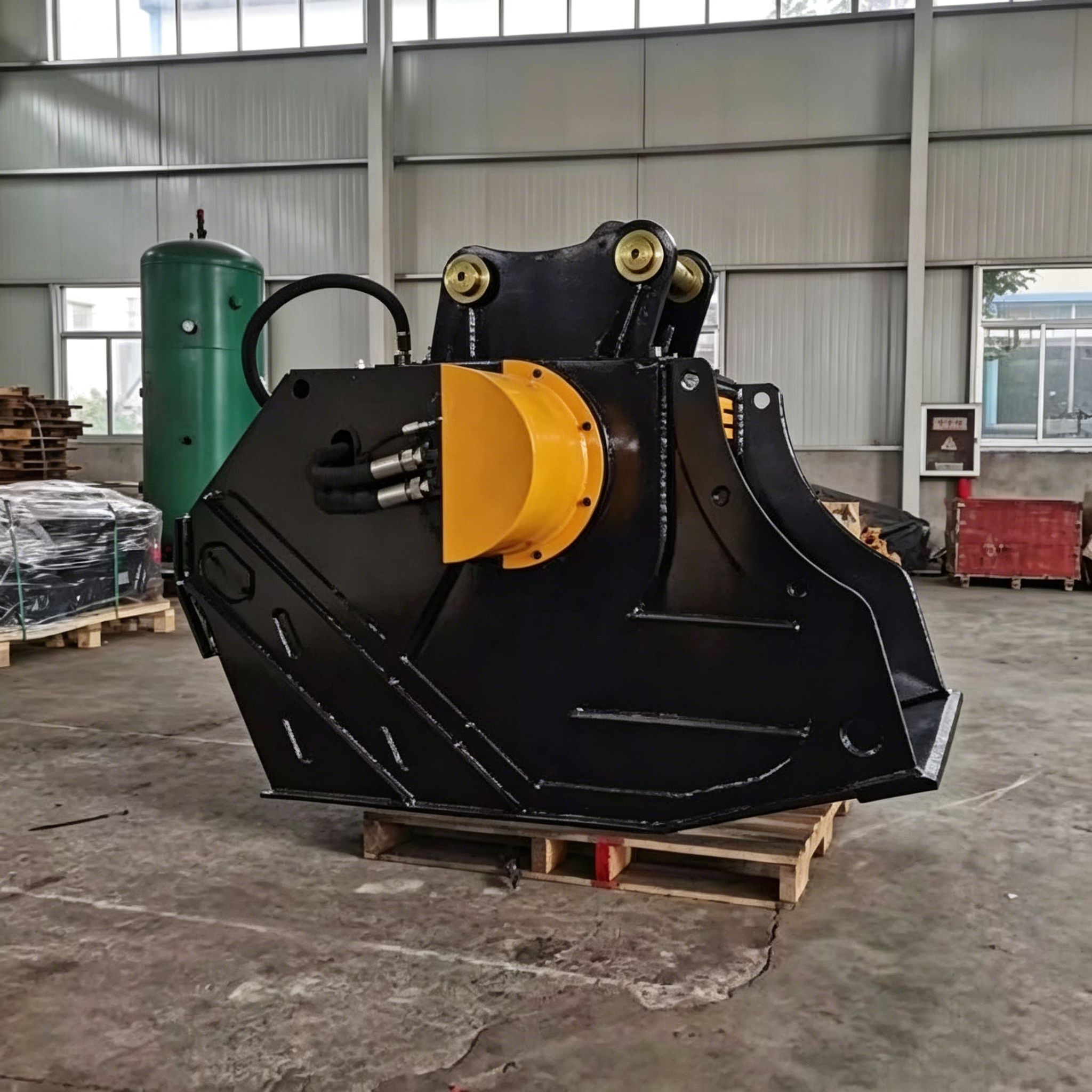 Rock Excavator Crusher Bucket  - огляд і ціна Heavy Equipment With Bucket